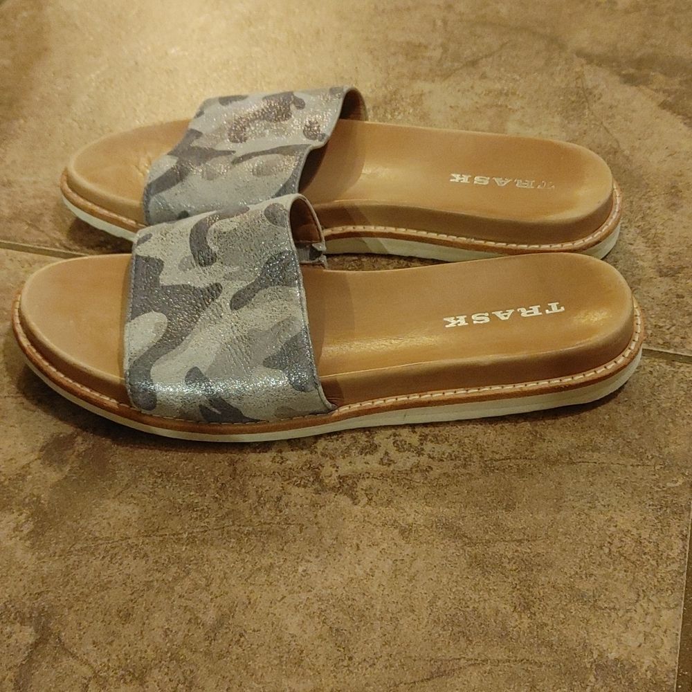 Trask Metallic Camo Slides - Picture 3 of 5